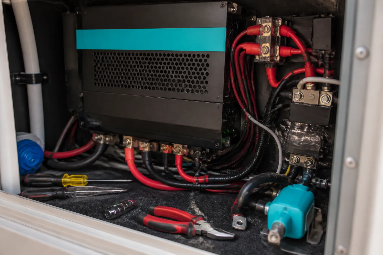 AIRSTREAM RANGELINE – Electrical Inverter and Shore Power Integration Service