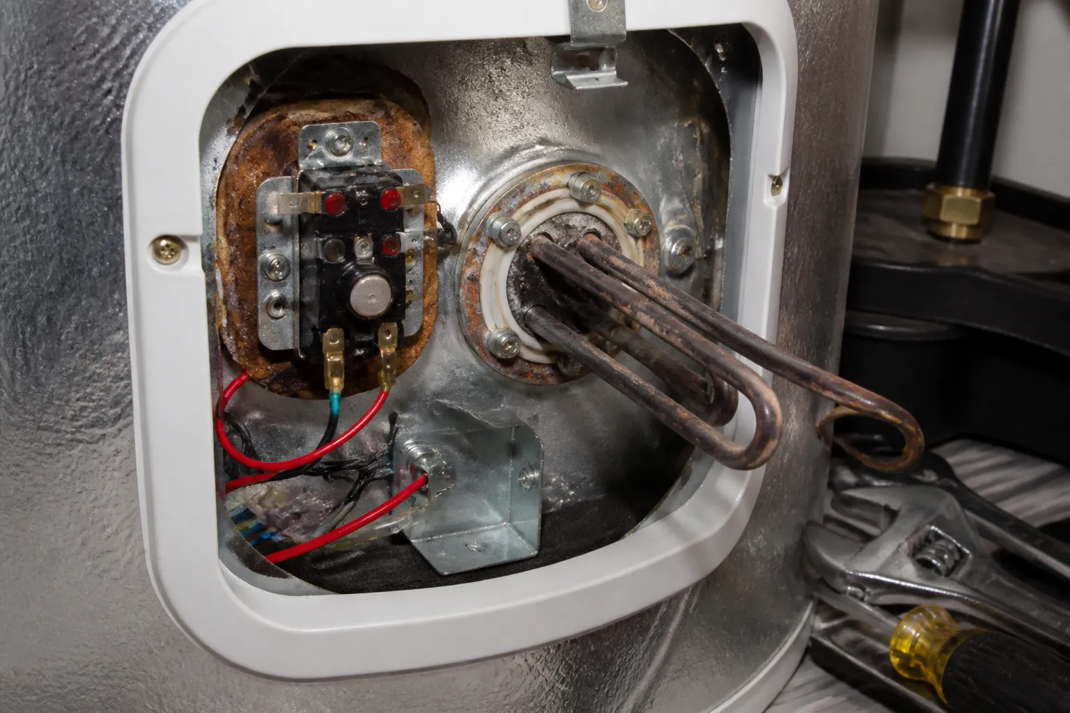 Grand Design Solitude – RV Water Heater Thermostat and Heating Element Replacement