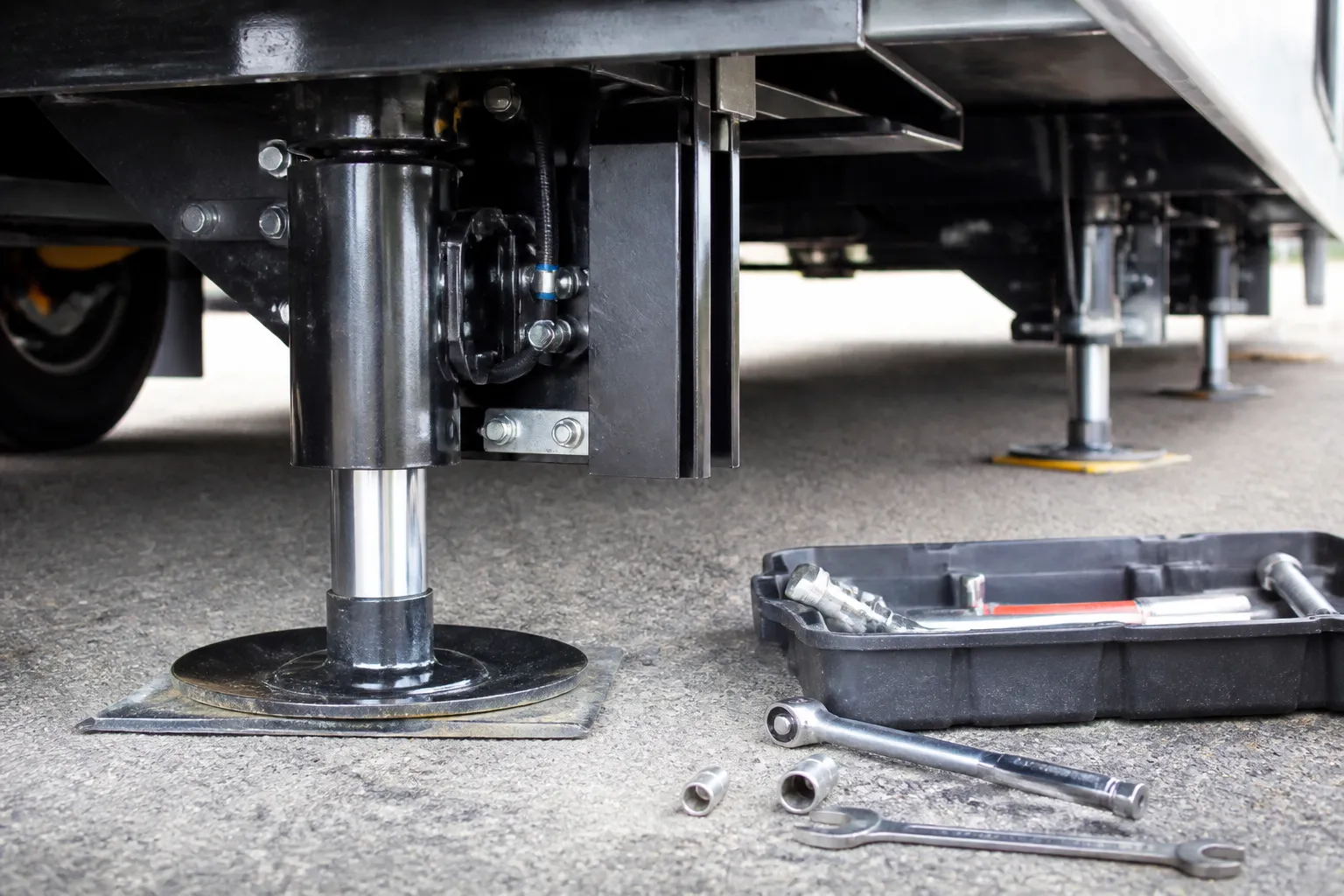 JAYCO REDHAWK – Leveling Jack System Maintenance
