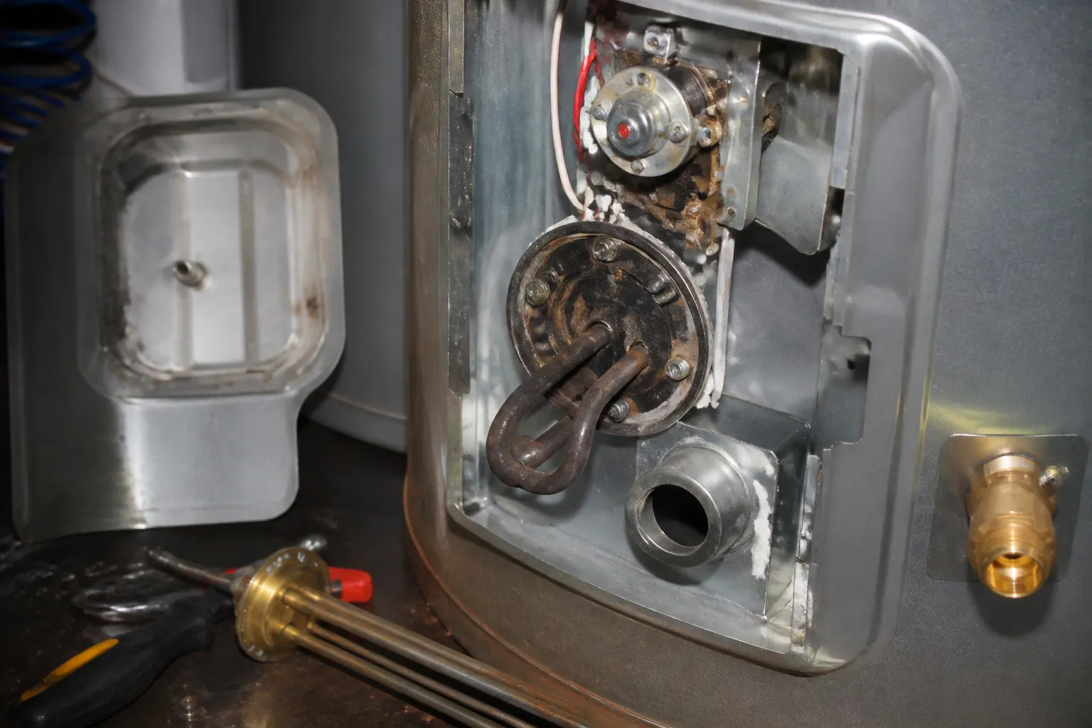 Keystone Montana – RV Water Heater Thermostat and Heating Element Replacement
