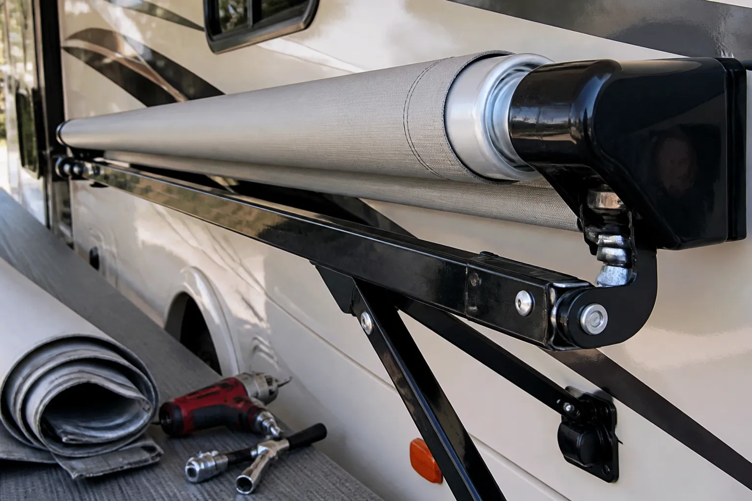 ROADTREK ZION – Awning Mechanism Repair and Fabric Replacement
